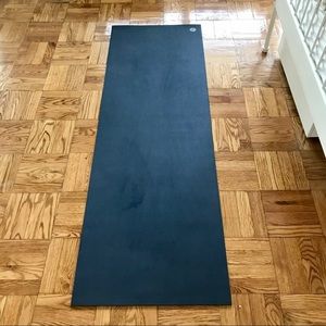 Manduka PRO yoga mat dark blue